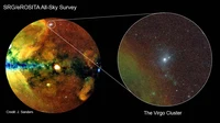 Das Röntgenbild zeigt die Ausmaße des Virgo Galaxienhaufens, - welcher der nächste Haufen von Galaxien zu uns ist. Der helle weiße Spot im Zentrum ist die zentrale Galaxie M87 (bekannt durch das Foto des massenreichen Schwarzen Lochs durch das Event Horizon Telescope). Die helle weiße Emission, die das Bild dominiert, ist die des heißen Gases zwischen den Galaxien. Dass die Emission nicht ganz kugelförmig ist, ist ein Anzeichen dafür, dass der Galaxienhaufen sich noch in der Entstehung befindet. Der farbige Streifen in der linken unteren Ecke ist Vordergrundemission aus unserer eigenen Galaxie und ist bekannt als eine der beiden eROSITA bubbles.