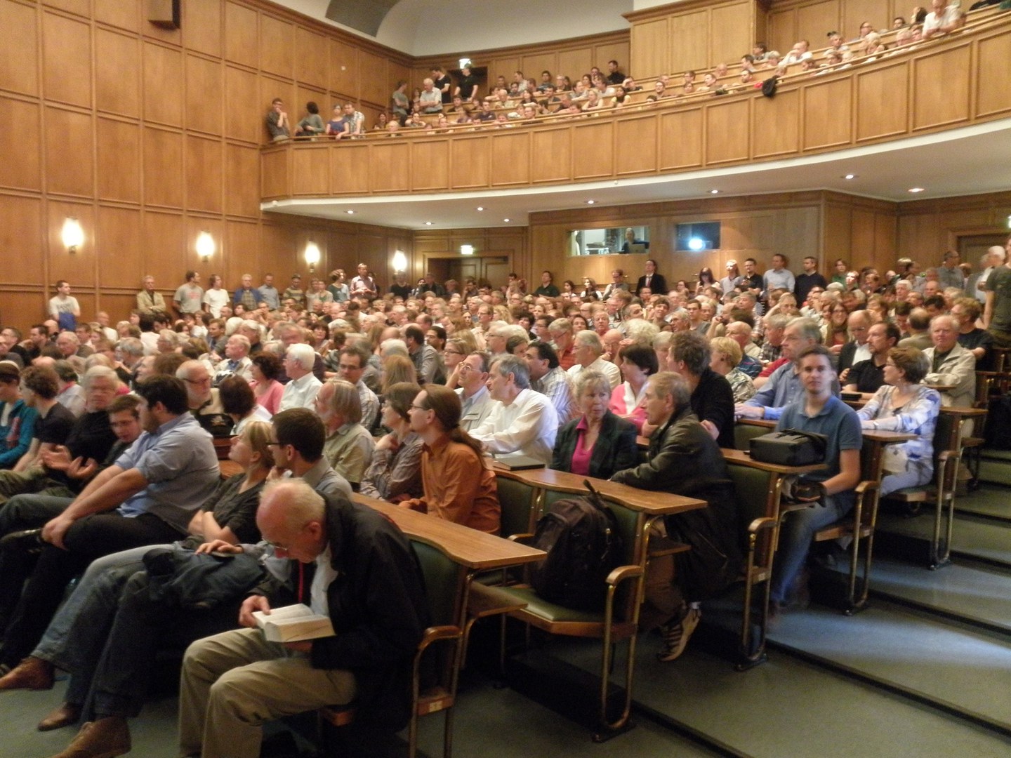 Großes Publikum beim Informationsabend zur Higgs-Entdeckung