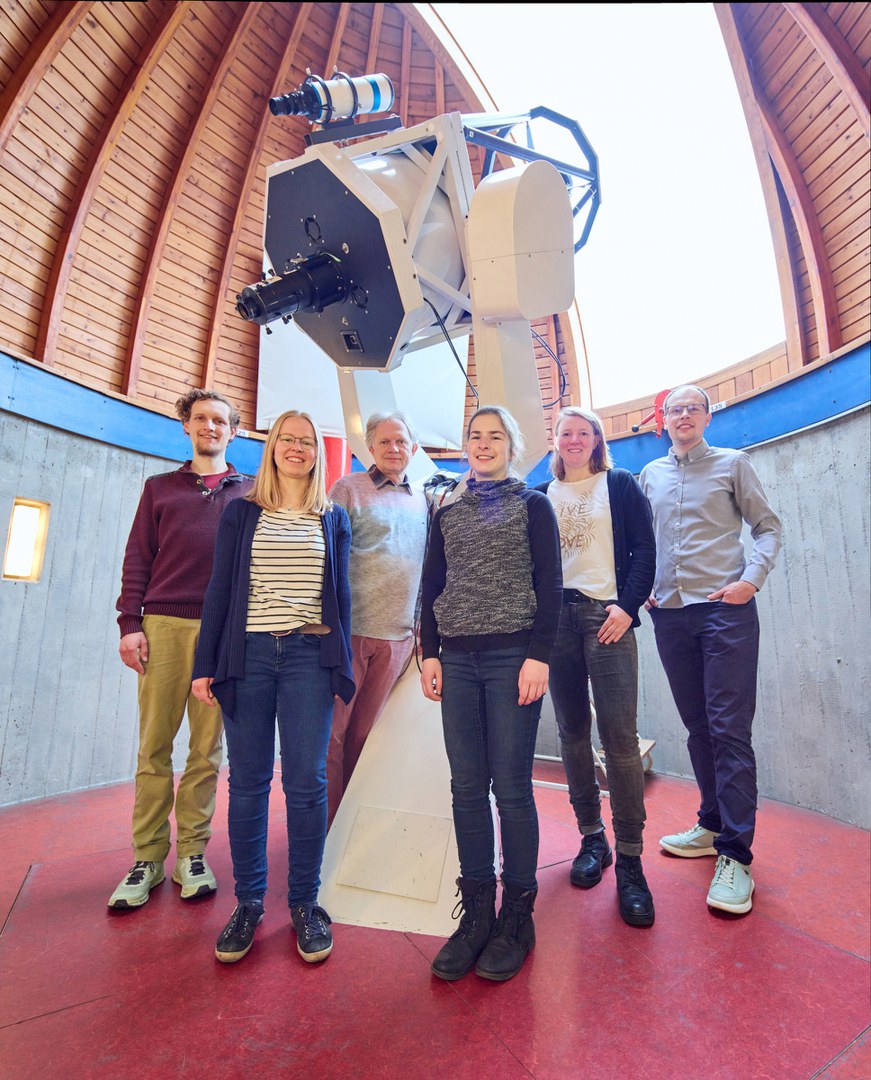 At the Argelander Institute for Astronomy (from left to right): - David Ohse, Johanna Rätz, Prof. Dr. Frank Bertoldi, Lara Becker, Dr. Birgit Westernströer and Dr. Florentin Schmidt.