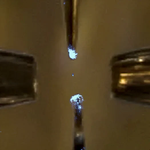 Ion_with_fiber_cavity_P_Kobel.jpg