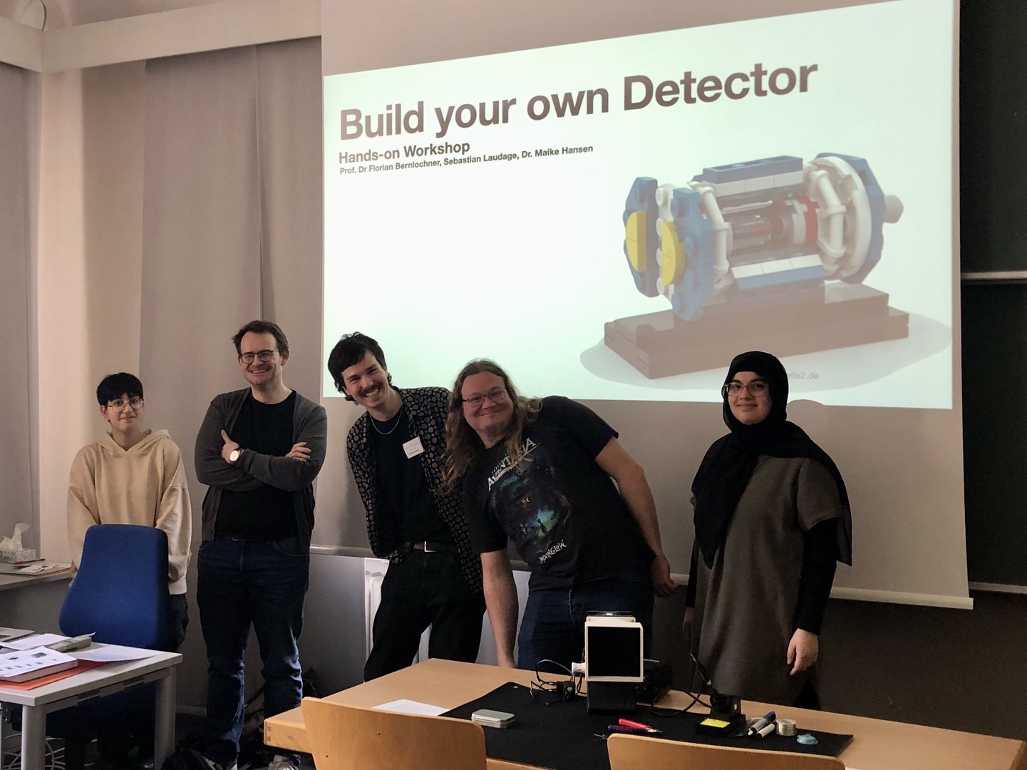 Auftakt des DIY Detektor Workshops mit den Leiter- und Helfer*innen