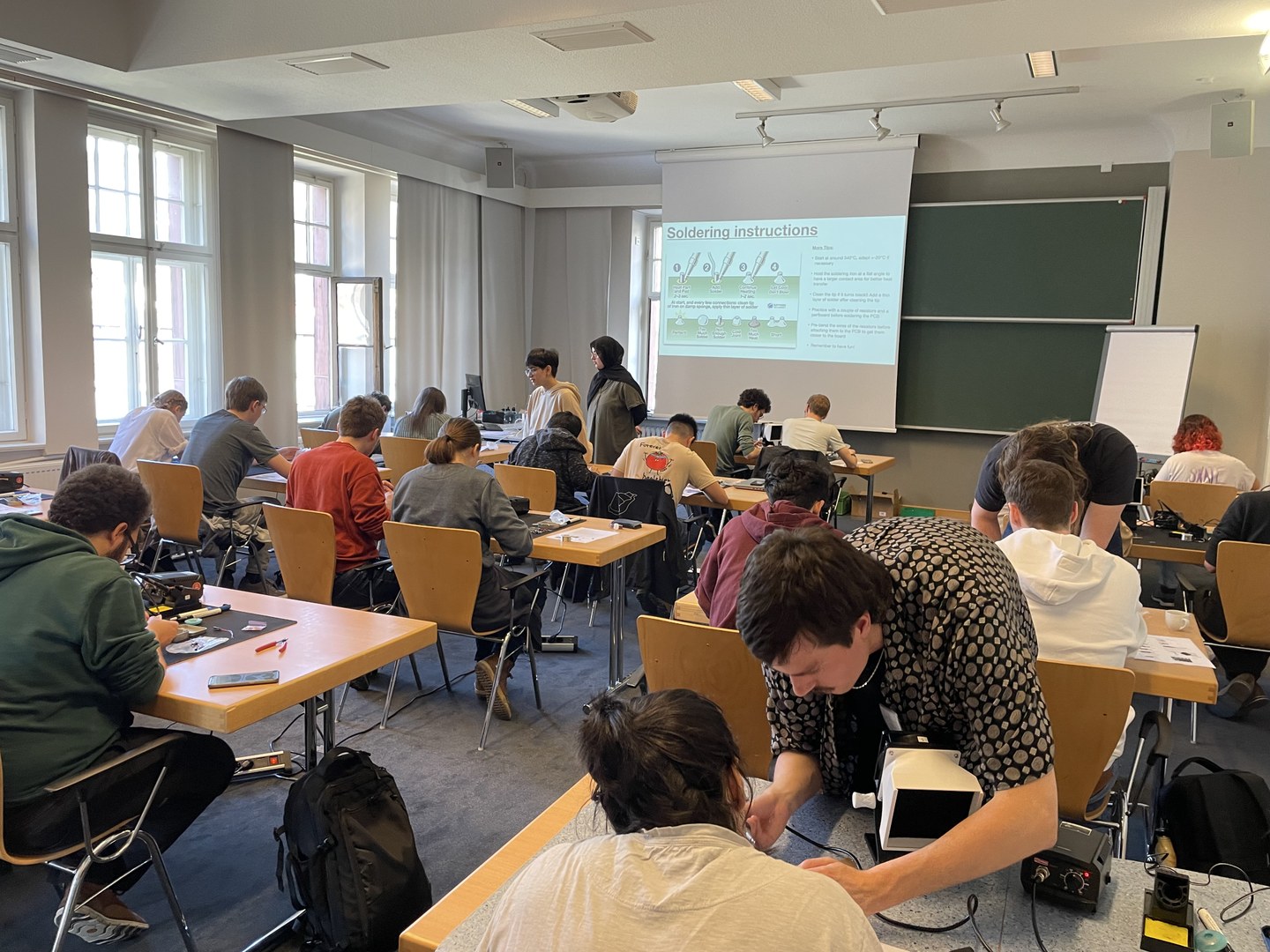 Students and supervisors during the detector workshop in the small lecture hall of the DPG Physics Center in Bad Honnef