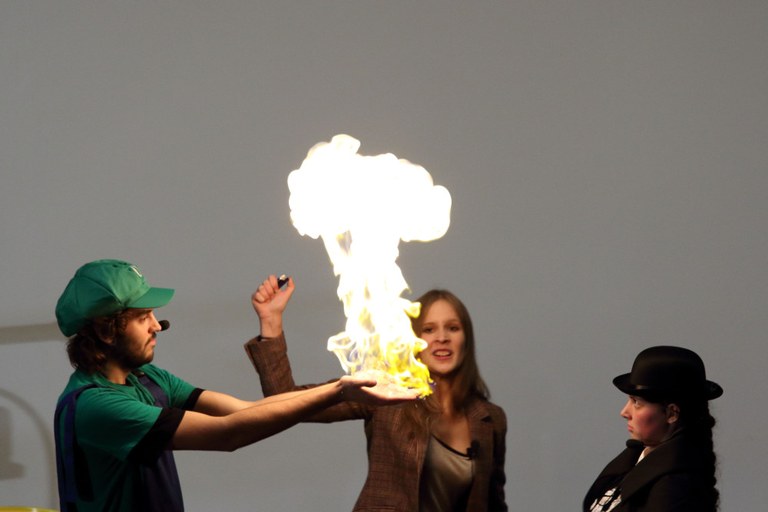 Feuerspiele